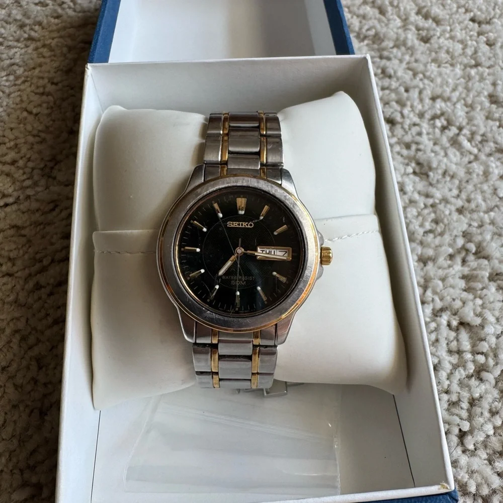 Seiko Silver and Copper Men's Black Face Wristwatch with Box Day And Date